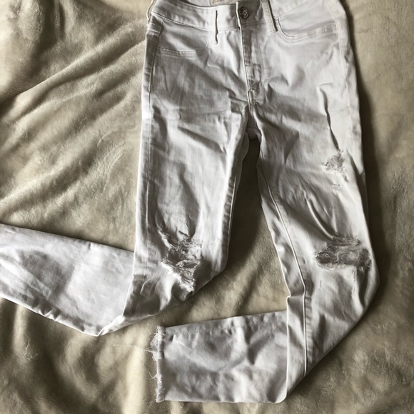 White American Eagle Skinny Jeans - Picture 2 of 3